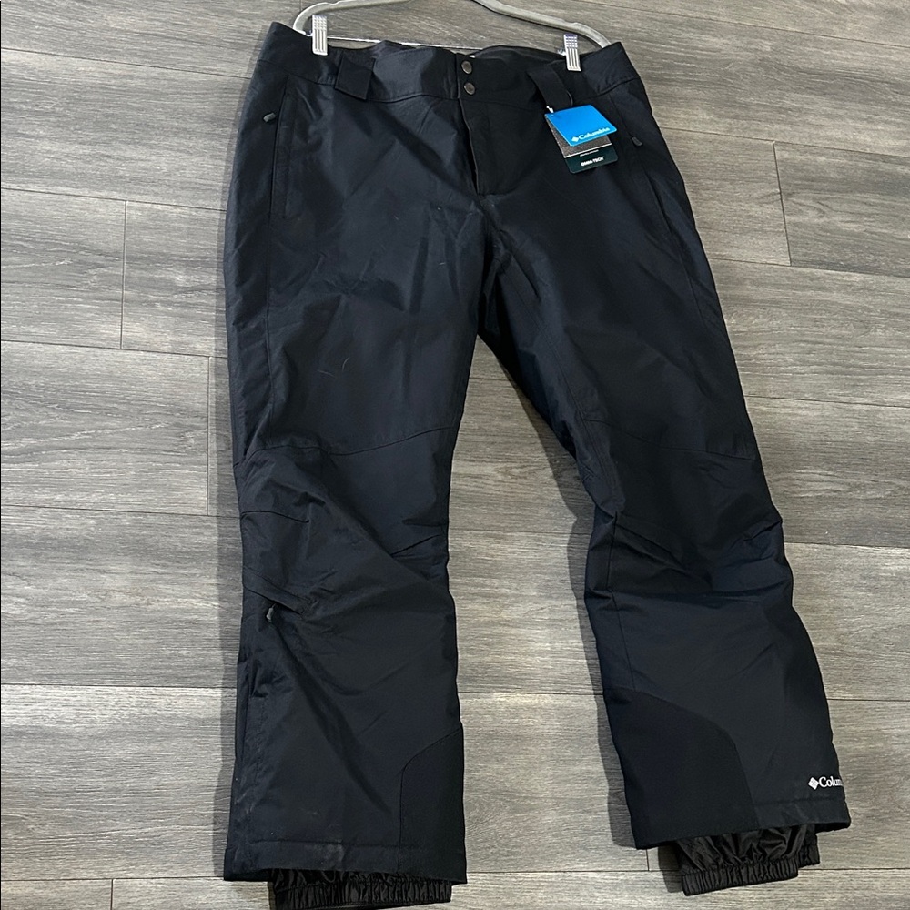 Columbia,  Woman’s Size XL (Short) Omni- Tech Bugaboo OH Black Snow Pants